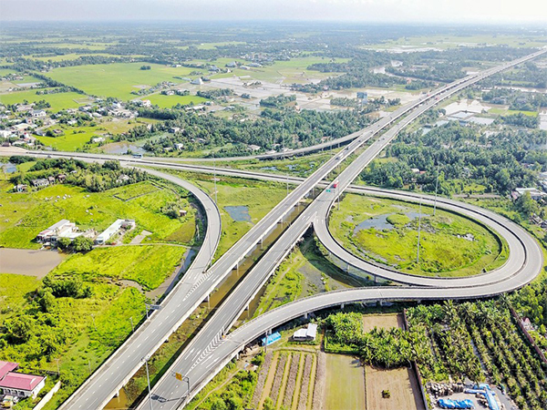 Bất động sản Long An được dự báo sẽ “cất cánh” trong năm 2022 ảnh 1
